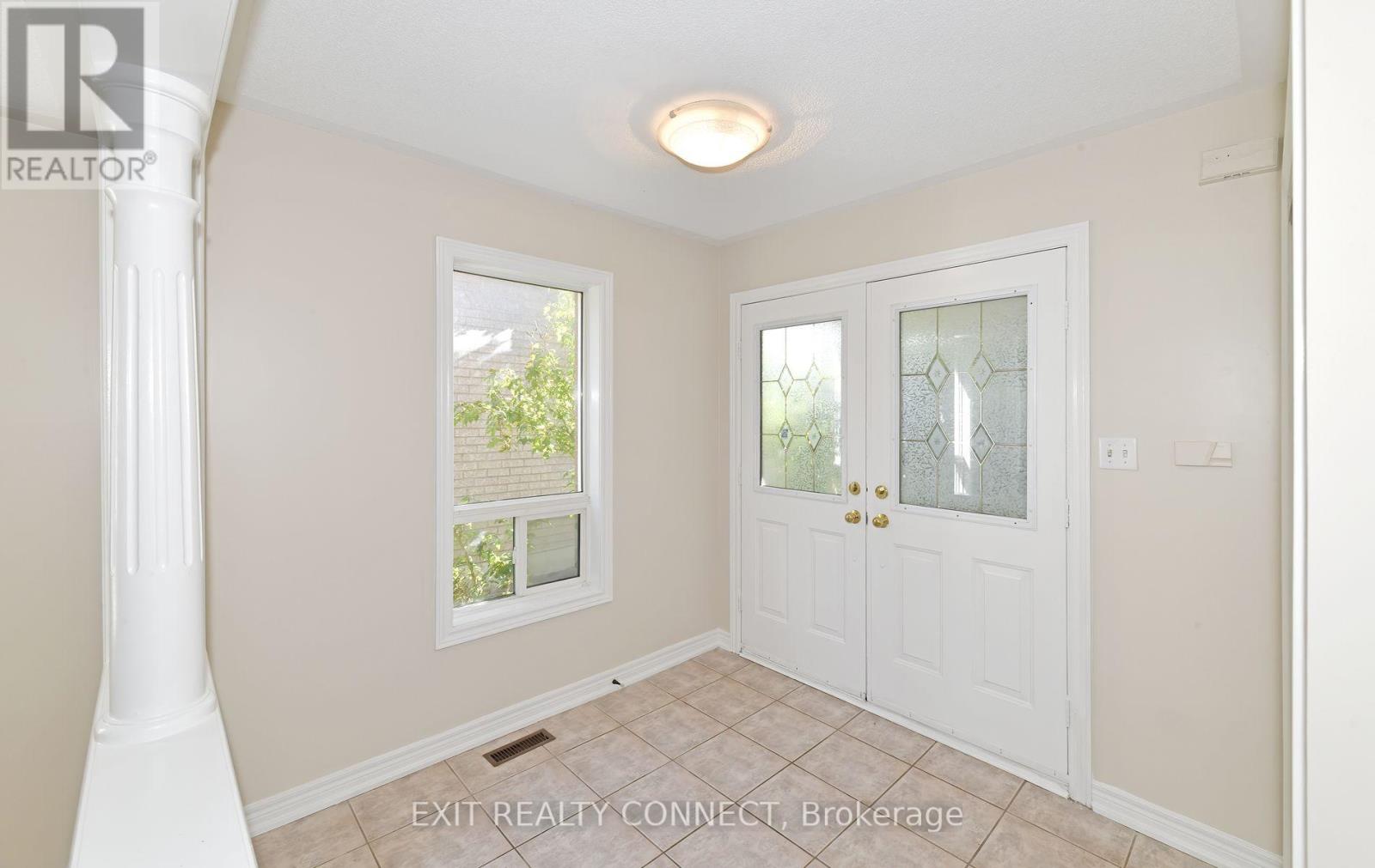 20 Rinaldo Road, Georgina, Ontario  L4P 3X9 - Photo 3 - N12529086