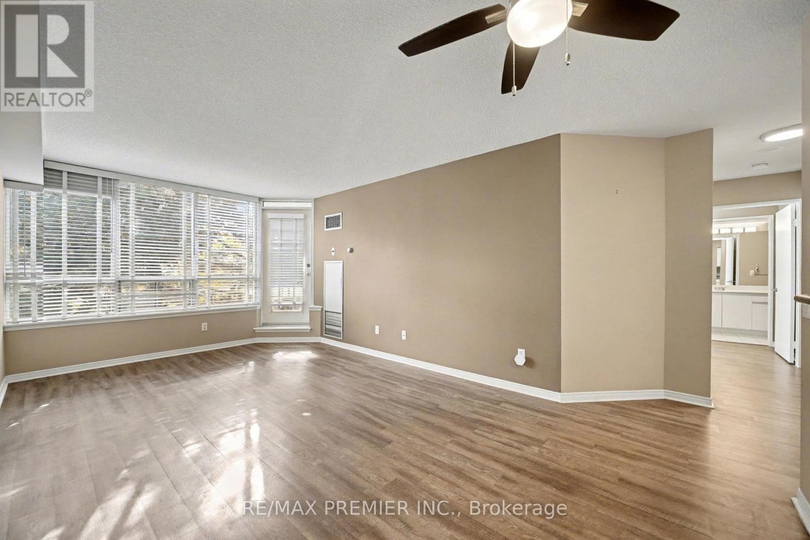 208 - 91 Townsgate Drive, Vaughan, Ontario  L4J 8E8 - Photo 14 - N12529106