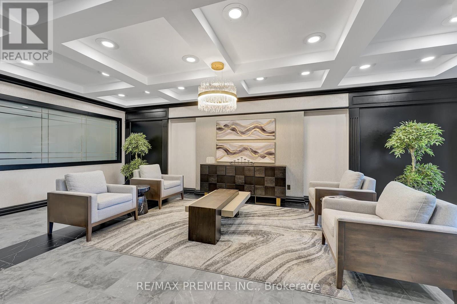 208 - 91 Townsgate Drive, Vaughan, Ontario  L4J 8E8 - Photo 5 - N12529106