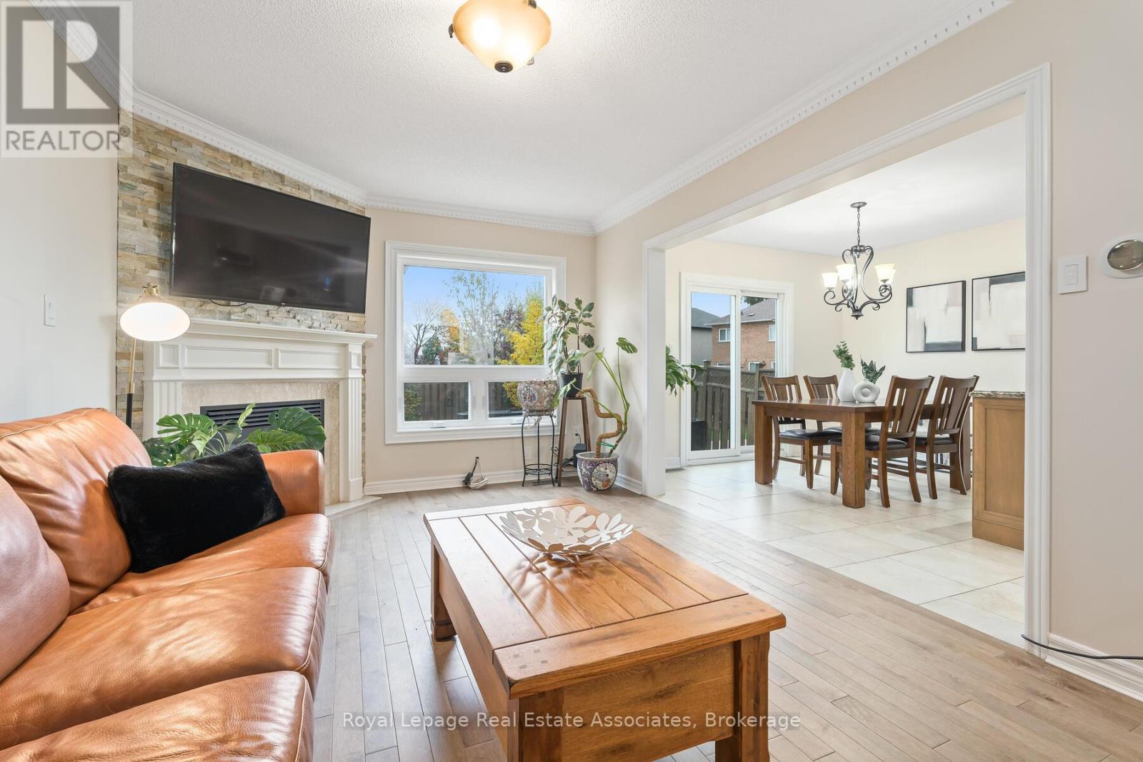 27 Royal Ridge Crescent, Vaughan, Ontario  L6A 2T1 - Photo 14 - N12529130