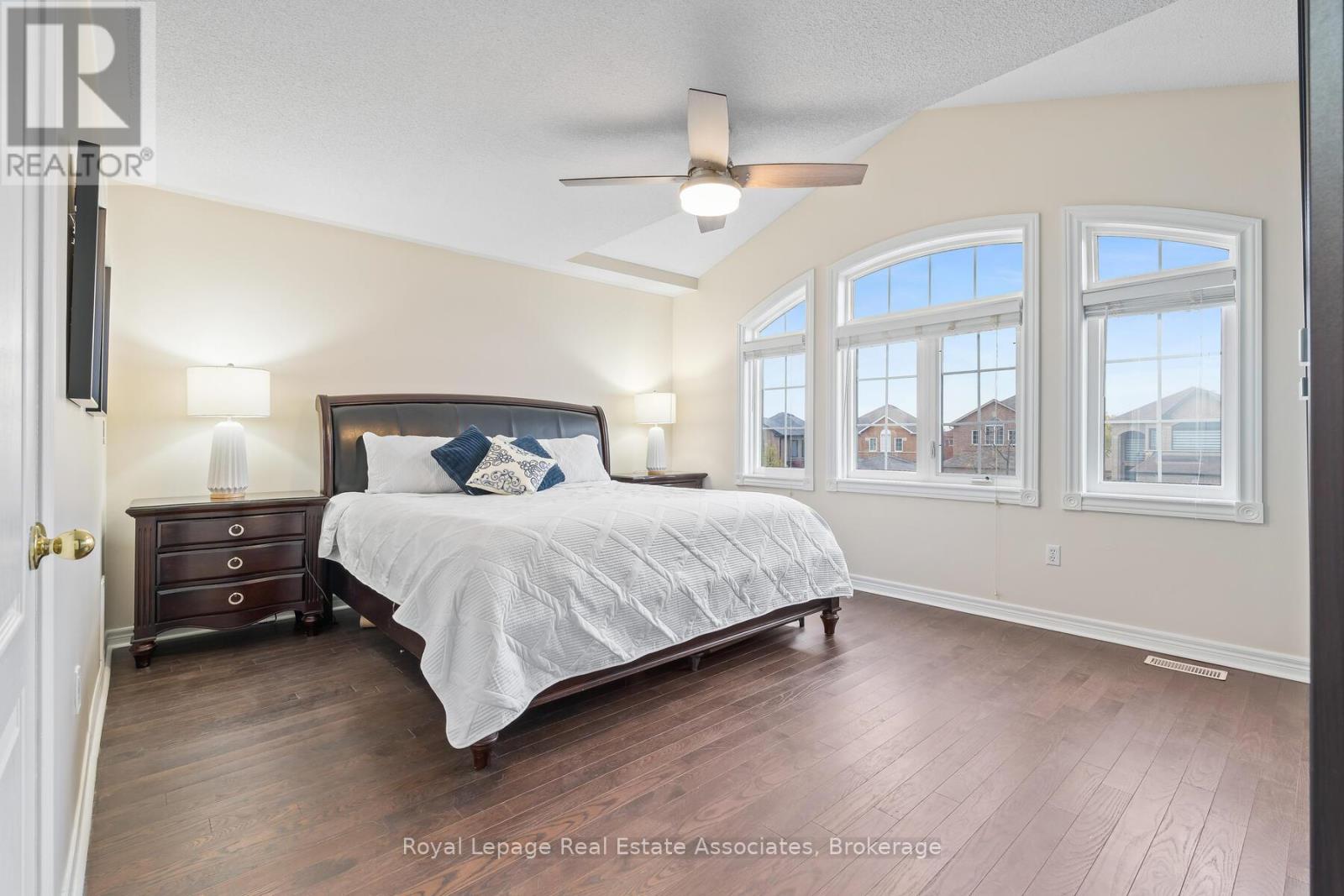 27 Royal Ridge Crescent, Vaughan, Ontario  L6A 2T1 - Photo 20 - N12529130