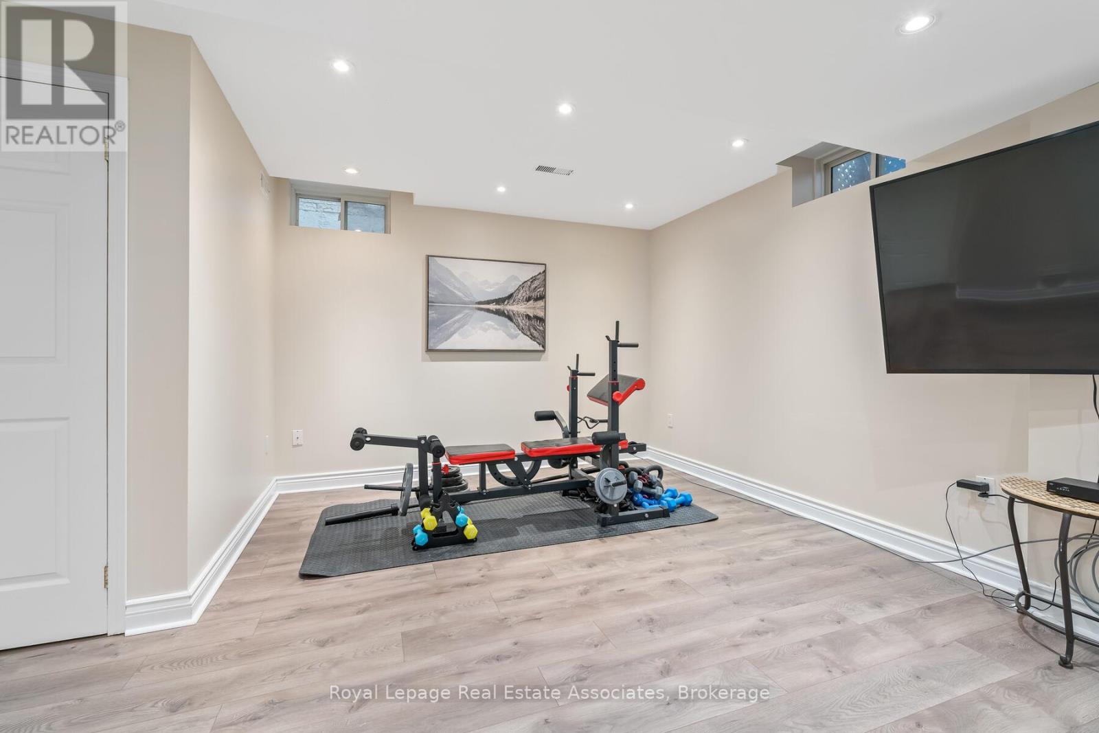 27 Royal Ridge Crescent, Vaughan, Ontario  L6A 2T1 - Photo 31 - N12529130