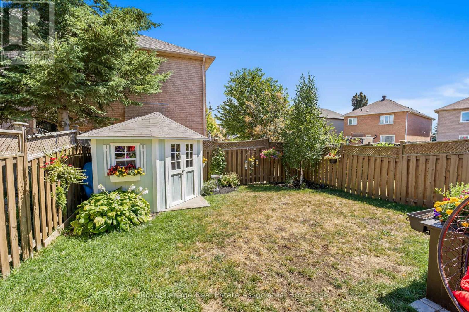 27 Royal Ridge Crescent, Vaughan, Ontario  L6A 2T1 - Photo 37 - N12529130