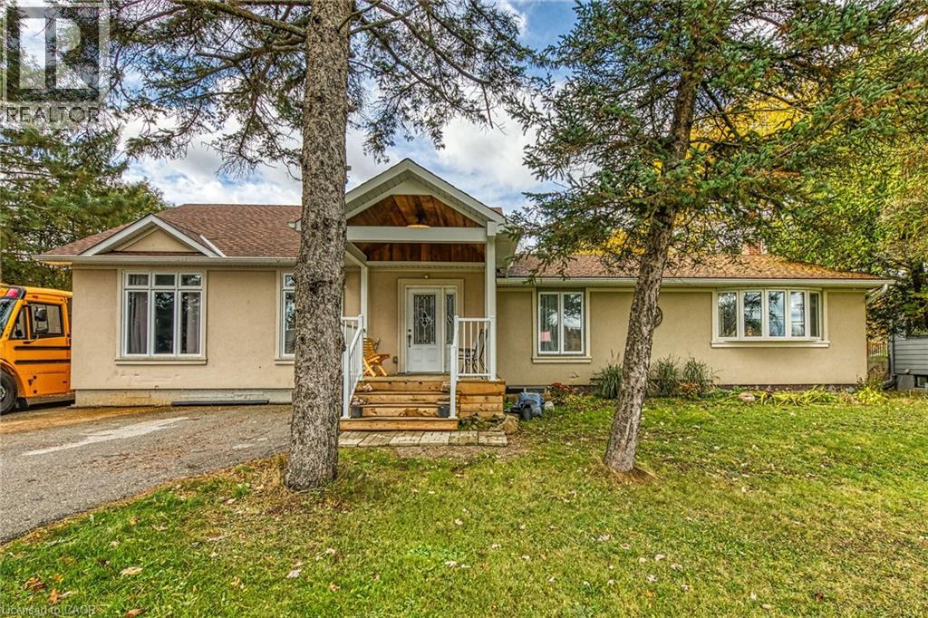 1413 EDGEWOOD Road, Hamilton, Ontario