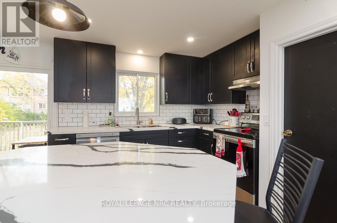 308 Pelham Road, St. Catharines, Ontario  L2S 1Y3 - Photo 10 - X12529164