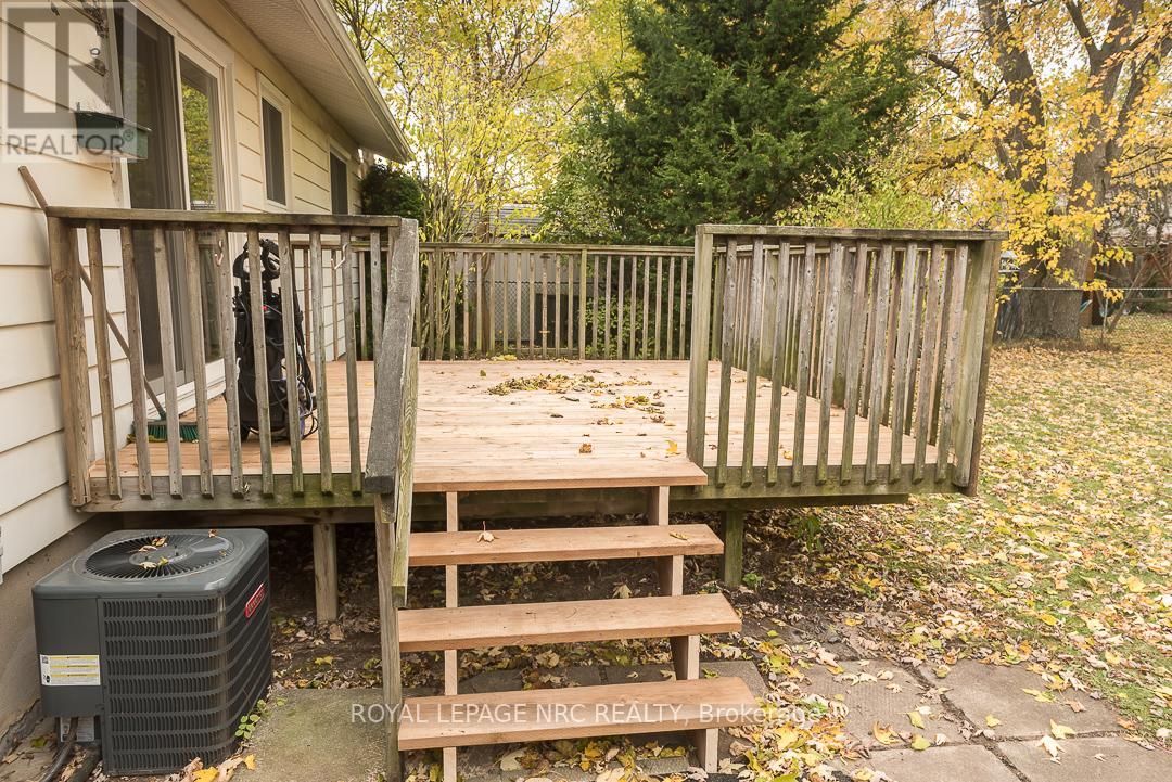 308 Pelham Road, St. Catharines, Ontario  L2S 1Y3 - Photo 4 - X12529164