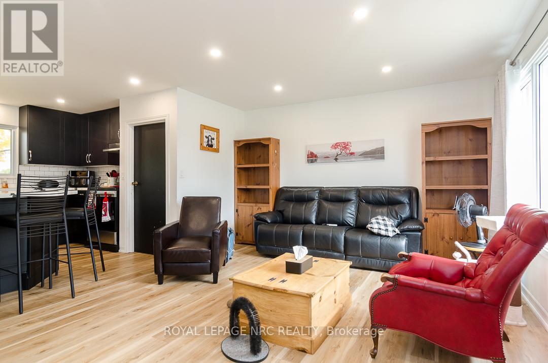 308 Pelham Road, St. Catharines, Ontario  L2S 1Y3 - Photo 8 - X12529164