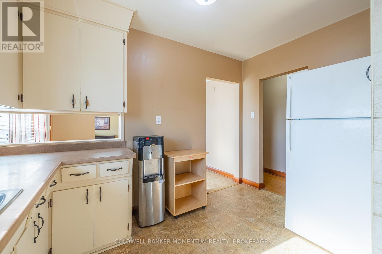 110 Sullivan Avenue, Thorold, Ontario  L2V 2Z1 - Photo 10 - X12529262