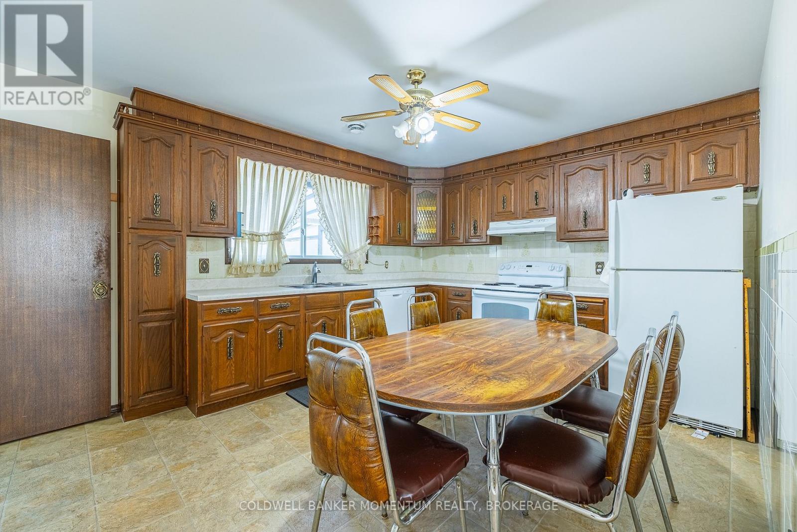 110 Sullivan Avenue, Thorold, Ontario  L2V 2Z1 - Photo 18 - X12529262