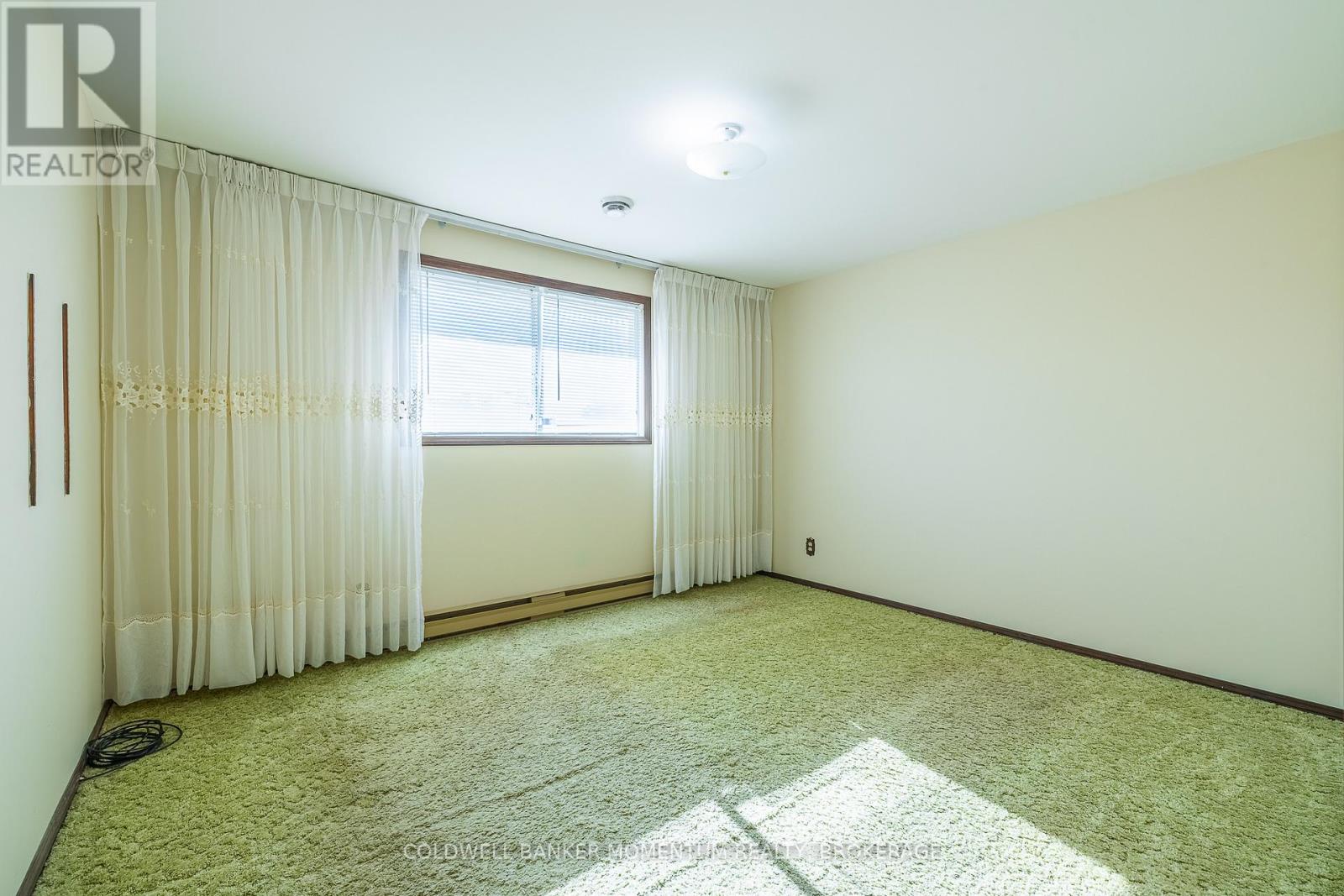 110 Sullivan Avenue, Thorold, Ontario  L2V 2Z1 - Photo 24 - X12529262