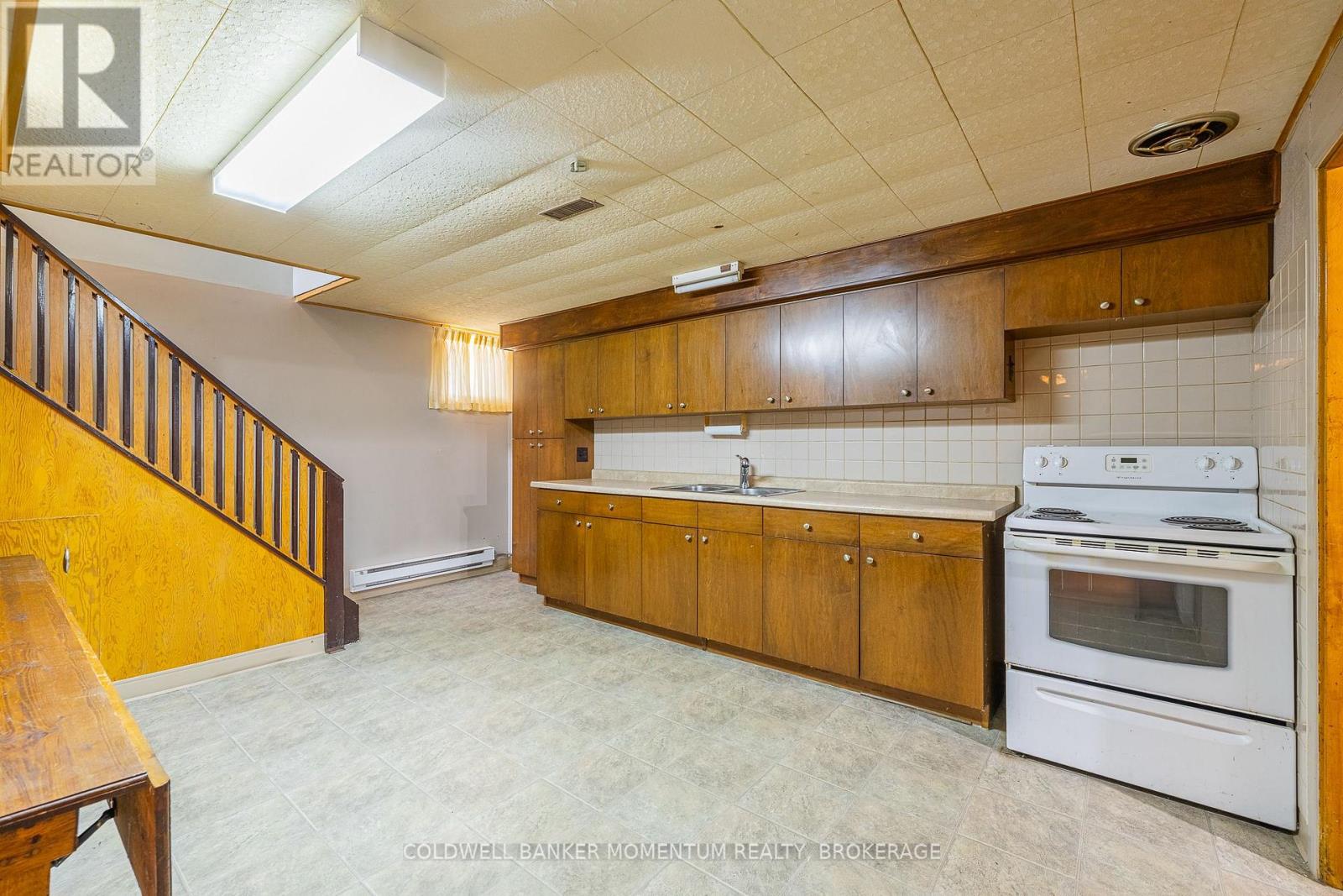 110 Sullivan Avenue, Thorold, Ontario  L2V 2Z1 - Photo 33 - X12529262