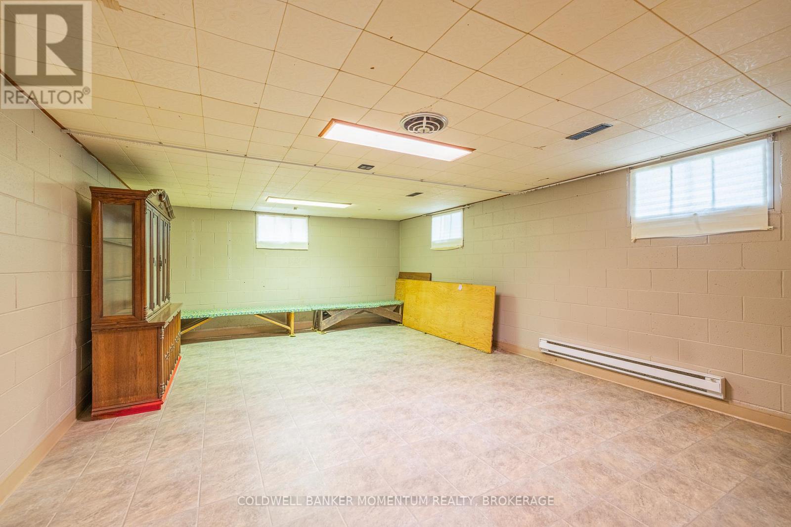 110 Sullivan Avenue, Thorold, Ontario  L2V 2Z1 - Photo 35 - X12529262