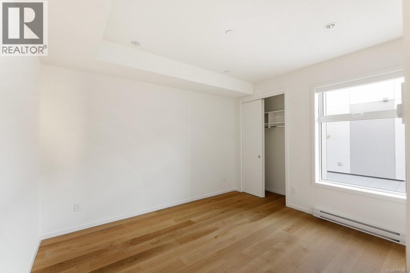 201 2270 Harbour Rd, Sidney, British Columbia V8L 2P6 - Photo 14 - 1013971