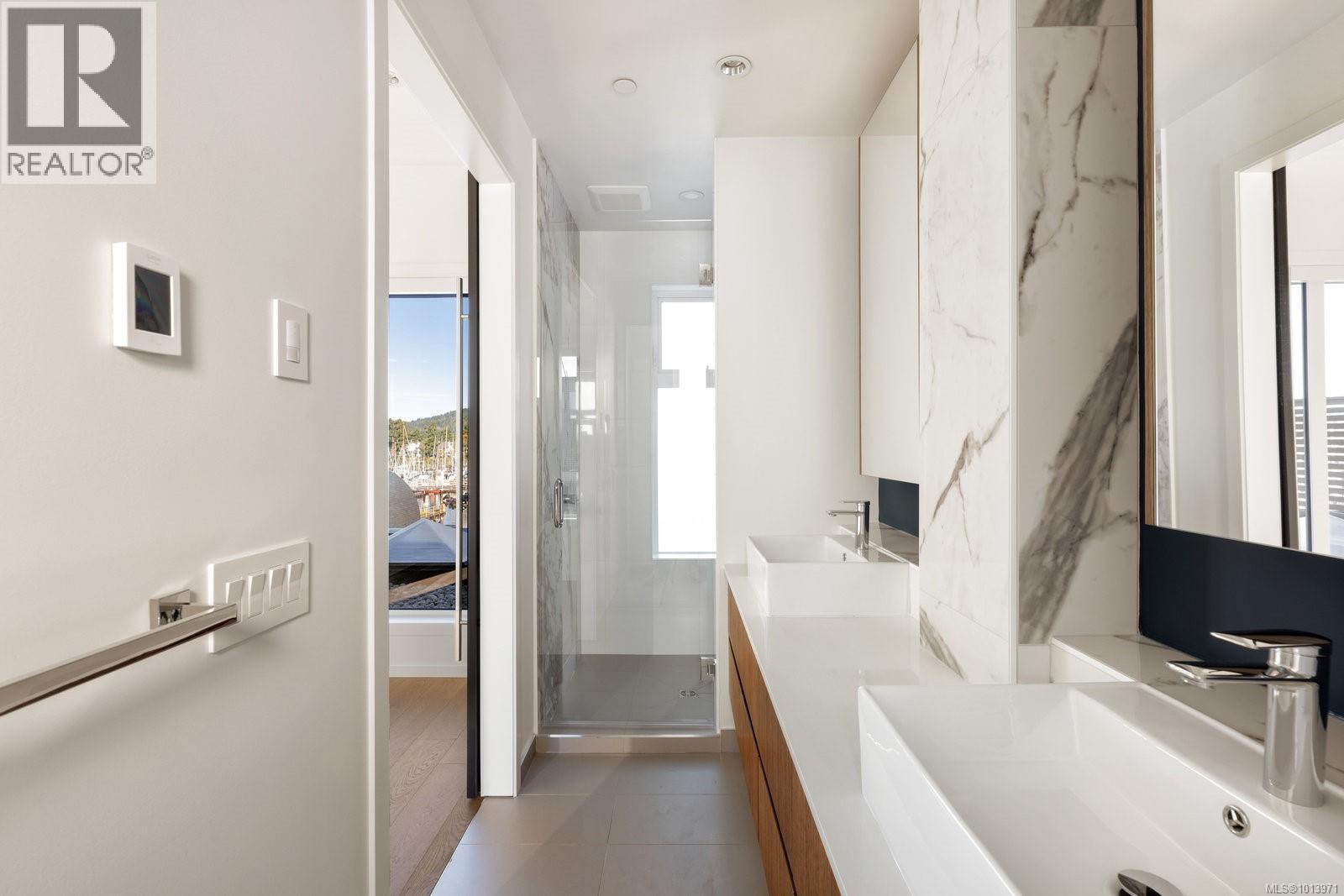 201 2270 Harbour Rd, Sidney, British Columbia V8L 2P6 - Photo 29 - 1013971