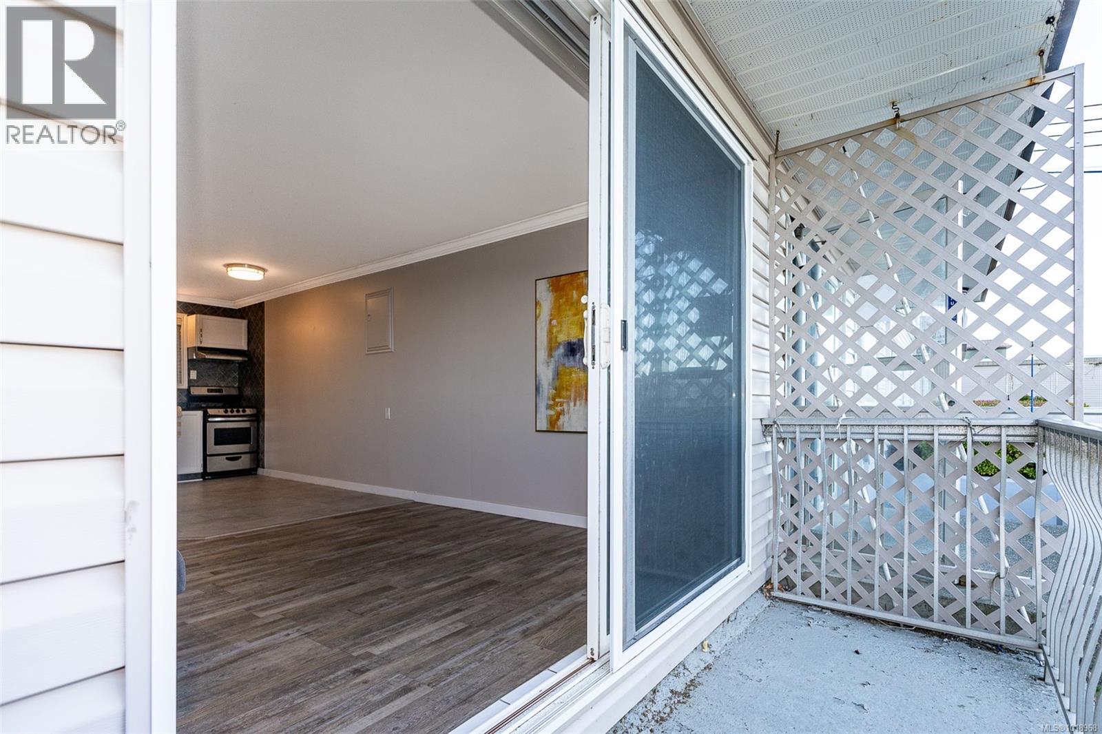 15 940 Island Hwy S, Campbell River, British Columbia  V9W 1B1 - Photo 8 - 1018968