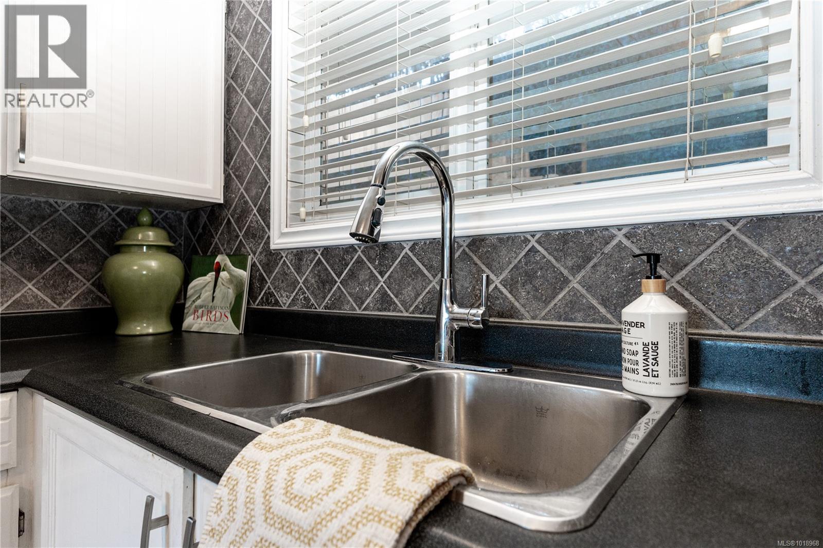 15 940 Island Hwy S, Campbell River, British Columbia  V9W 1B1 - Photo 18 - 1018968