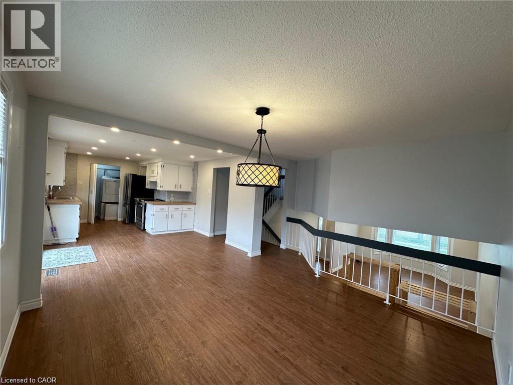 8 Roseneath Crescent Unit# A, Kitchener, Ontario  N2E 1V9 - Photo 2 - 40777860