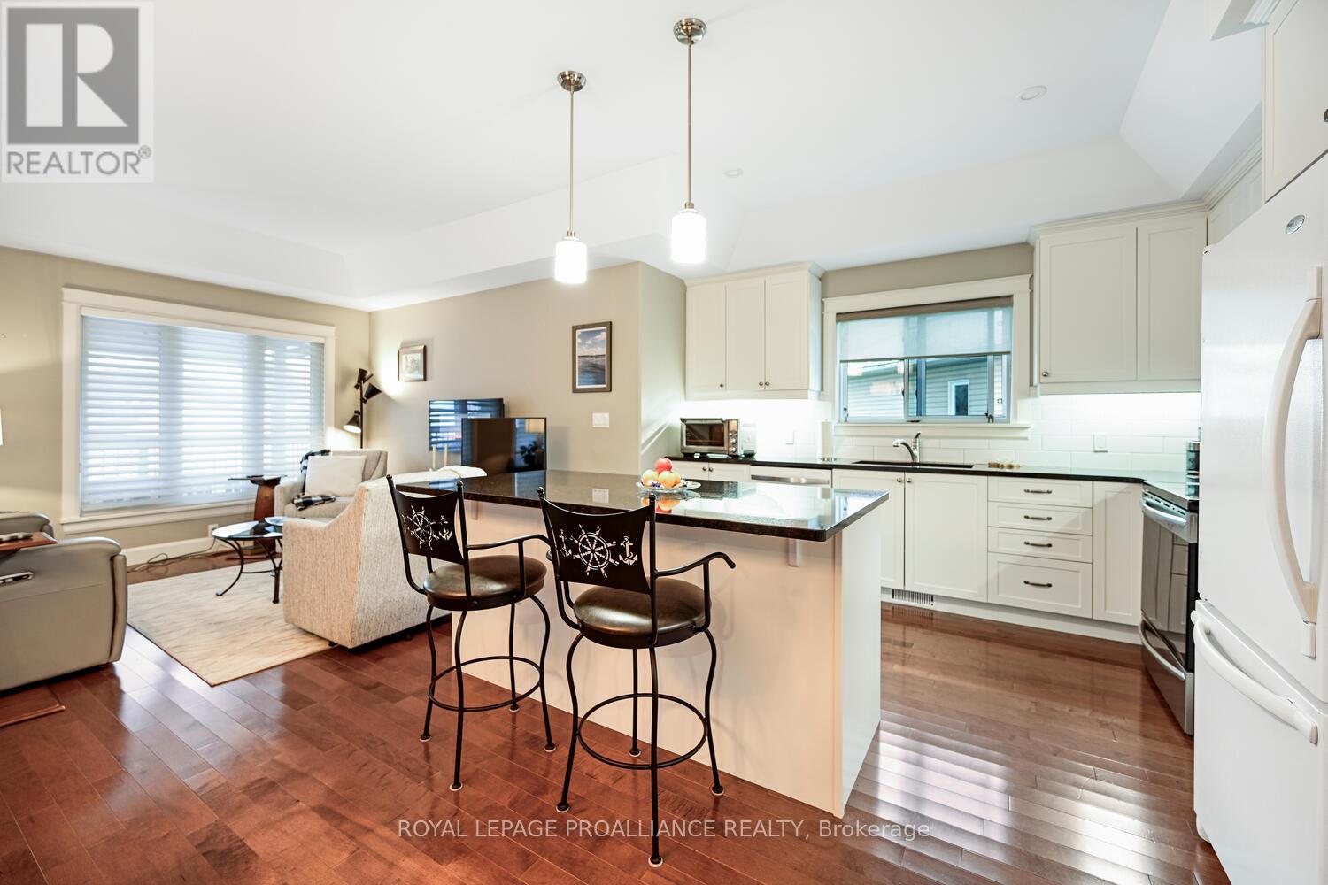 21 Donaldson Court, Brockville, Ontario K6V 7J1 - Photo 12 - X12529268