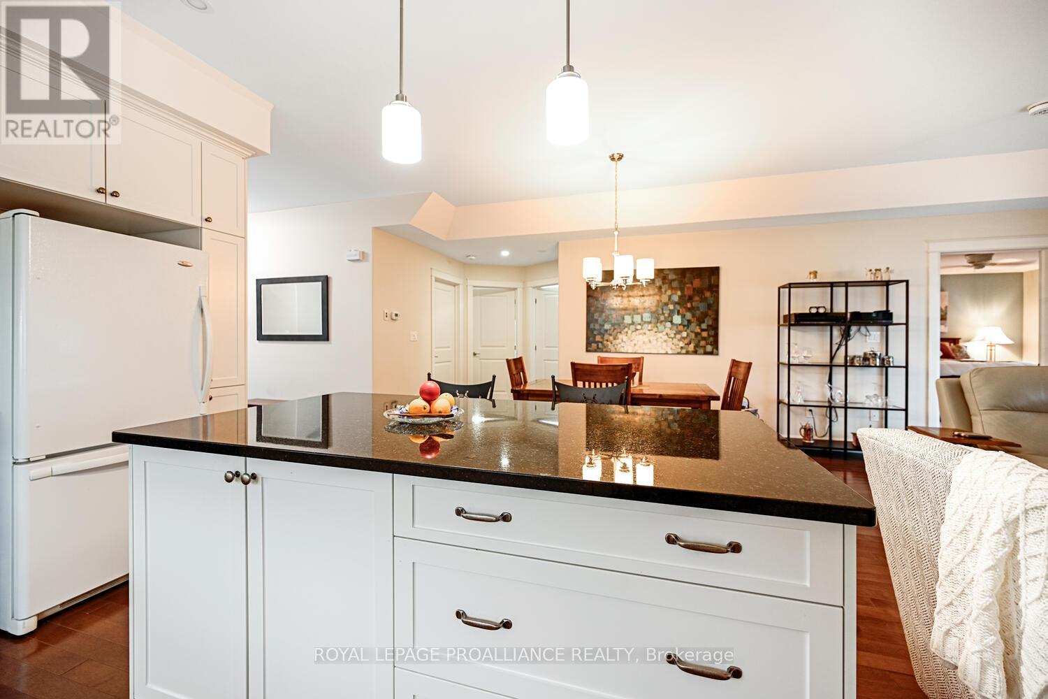 21 Donaldson Court, Brockville, Ontario K6V 7J1 - Photo 13 - X12529268