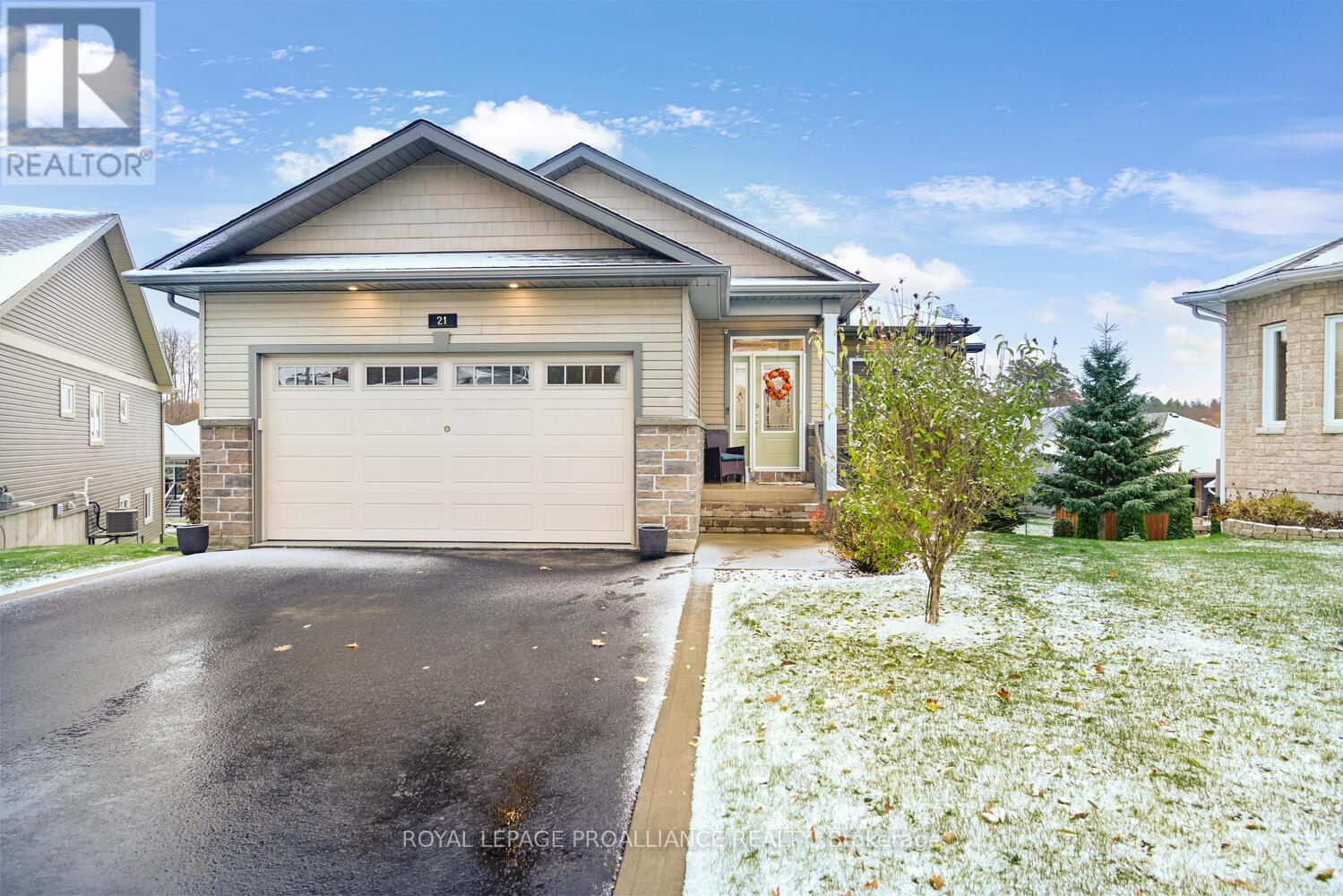 21 Donaldson Court, Brockville, Ontario K6V 7J1 - Photo 2 - X12529268