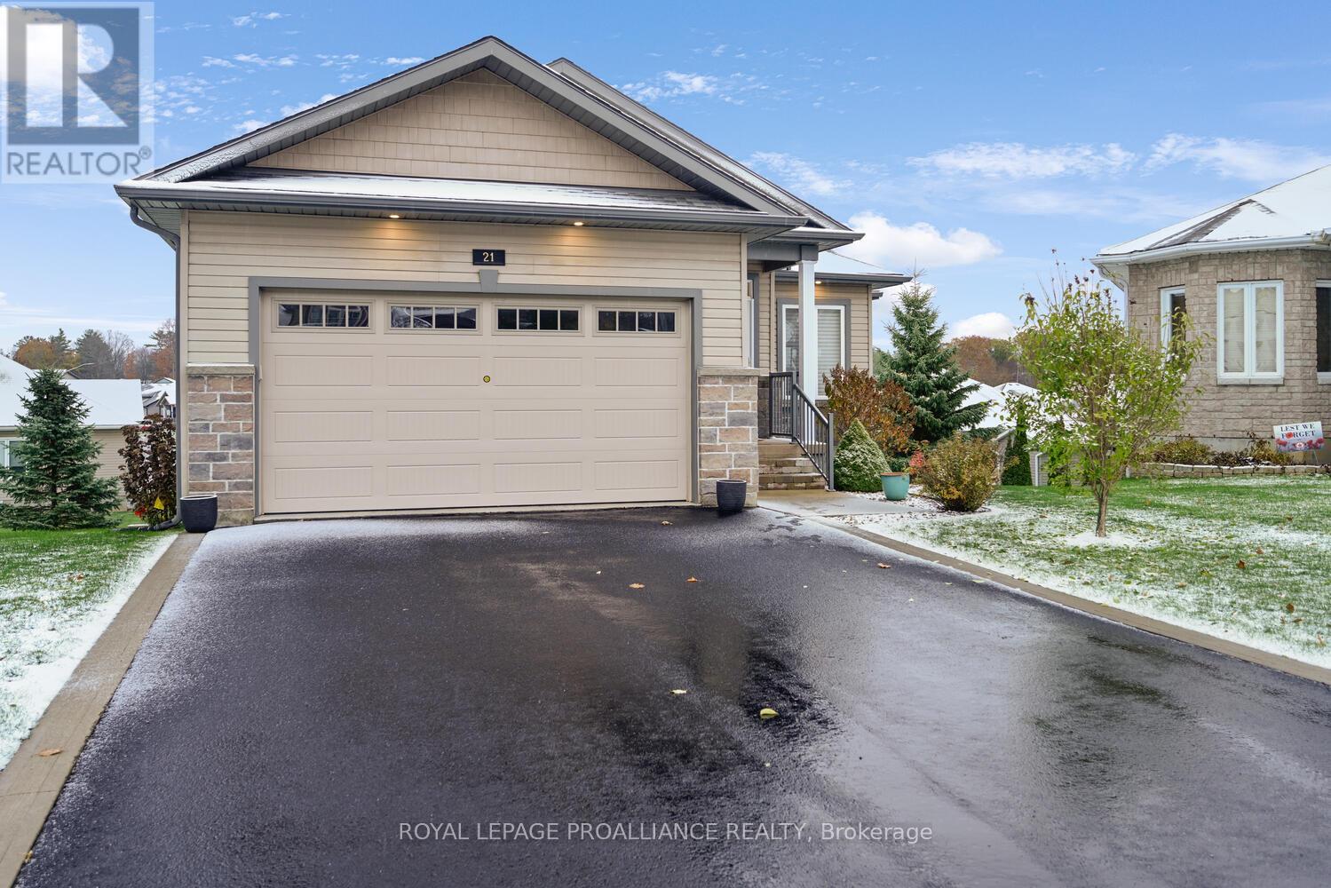 21 Donaldson Court, Brockville, Ontario K6V 7J1 - Photo 3 - X12529268