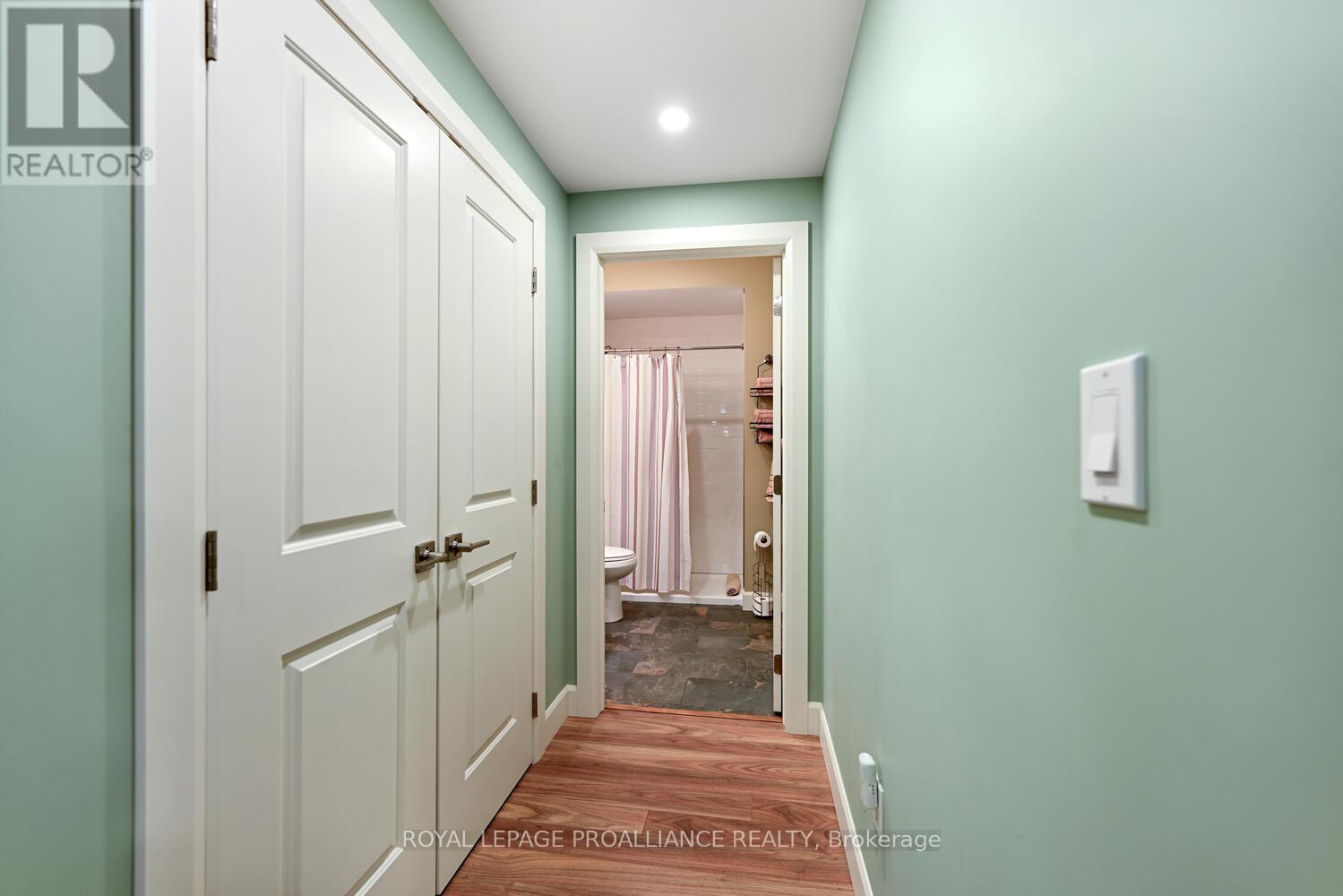 21 Donaldson Court, Brockville, Ontario K6V 7J1 - Photo 38 - X12529268