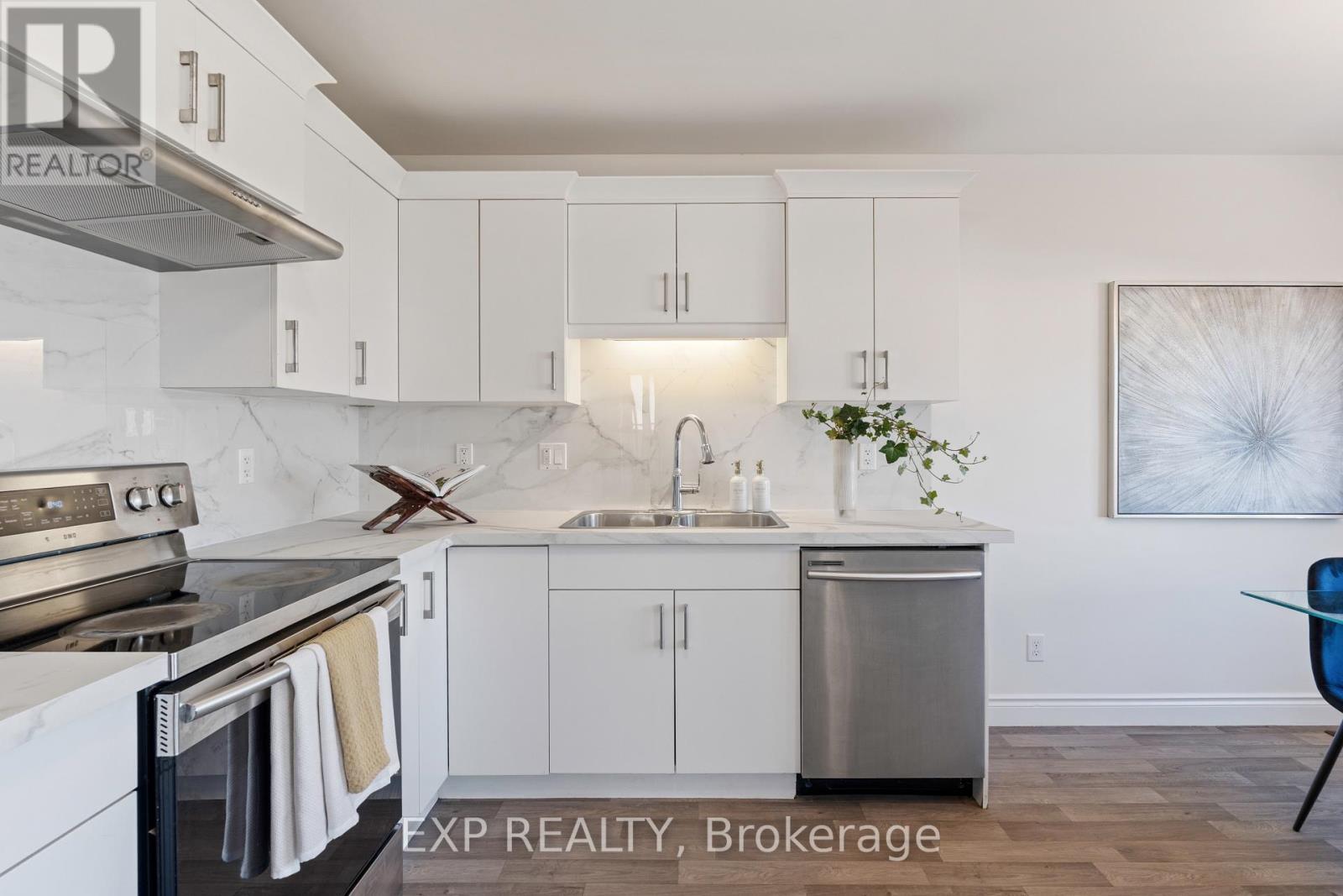 10 Cobblestone Street, Belleville (Belleville Ward), Ontario  K8P 0E4 - Photo 10 - X12529324