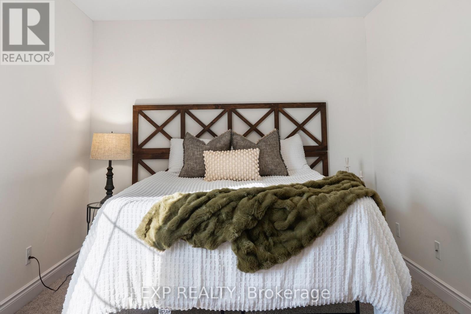 10 Cobblestone Street, Belleville (Belleville Ward), Ontario  K8P 0E4 - Photo 15 - X12529324