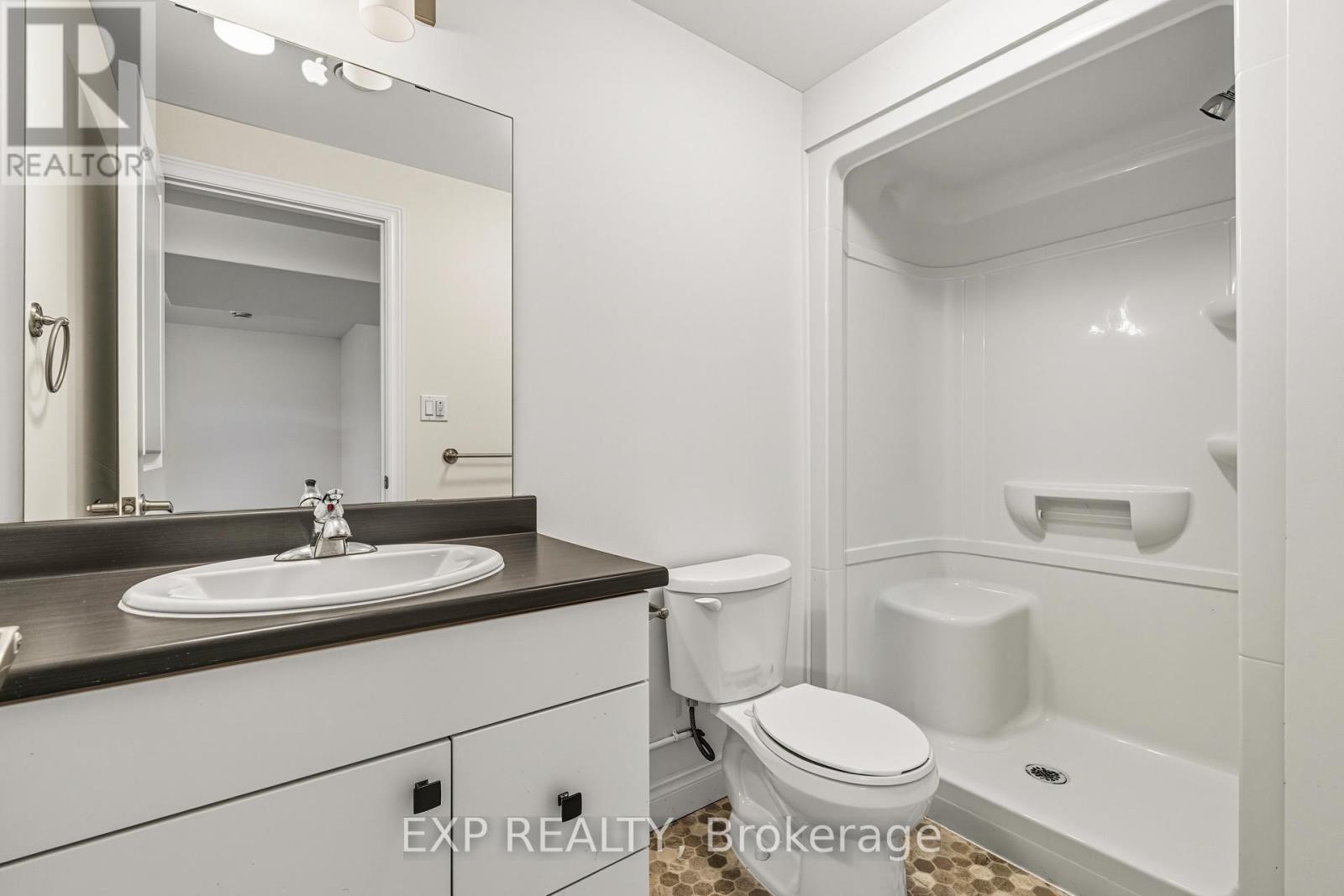 10 Cobblestone Street, Belleville (Belleville Ward), Ontario  K8P 0E4 - Photo 27 - X12529324