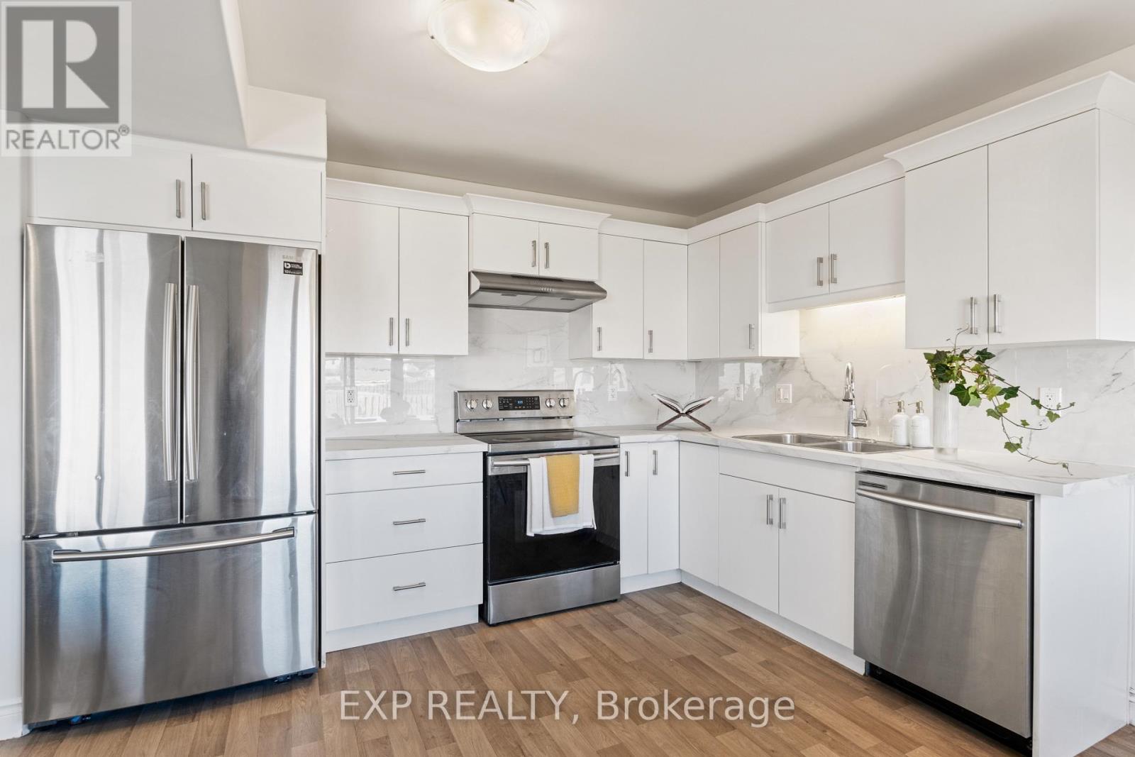 10 Cobblestone Street, Belleville (Belleville Ward), Ontario  K8P 0E4 - Photo 9 - X12529324