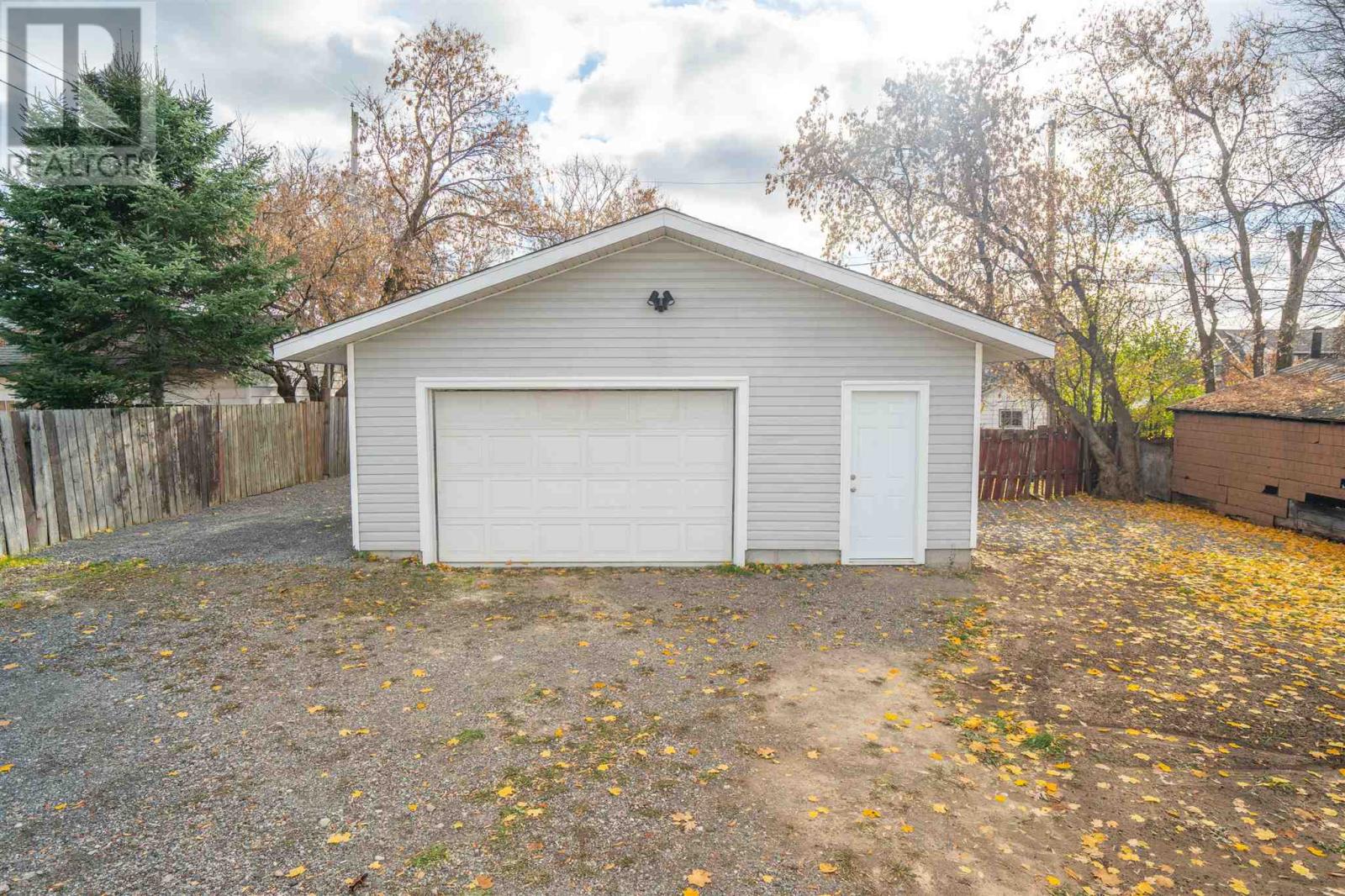 15 St. Georges Ave, Sault Ste. Marie, Ontario  P6C 1B3 - Photo 4 - SM253226