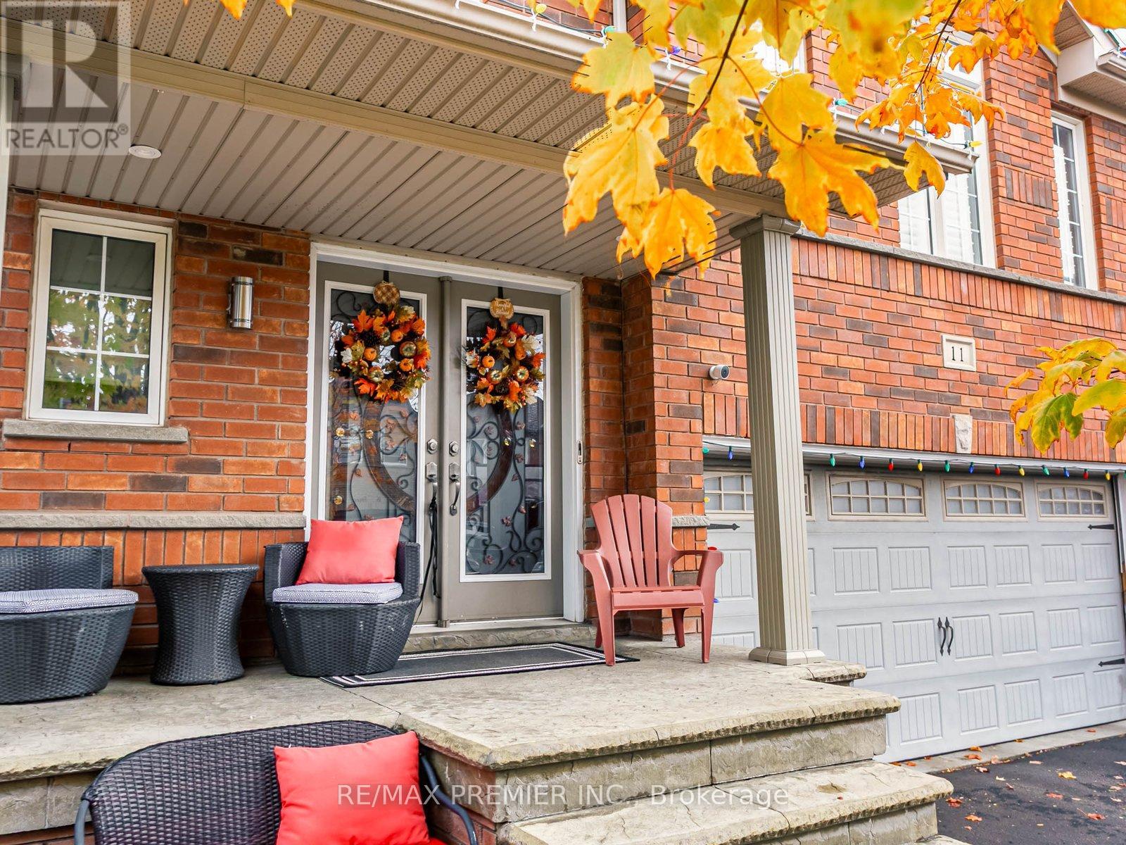 11 Four Seasons Circle, Brampton, Ontario  L7A 2A8 - Photo 2 - W12529038