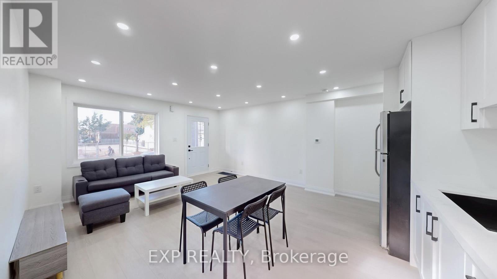 685 Jane Street, Toronto, Ontario  M6N 4A6 - Photo 11 - W12529042