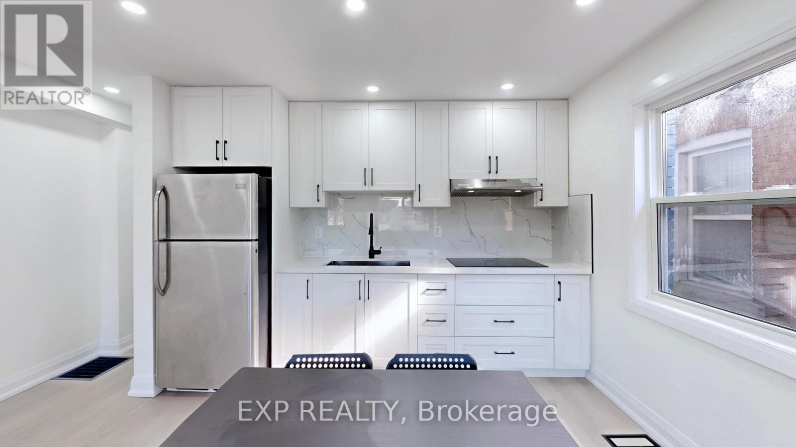 685 Jane Street, Toronto, Ontario  M6N 4A6 - Photo 12 - W12529042