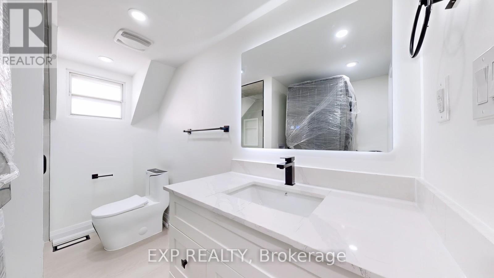 685 Jane Street, Toronto, Ontario  M6N 4A6 - Photo 28 - W12529042