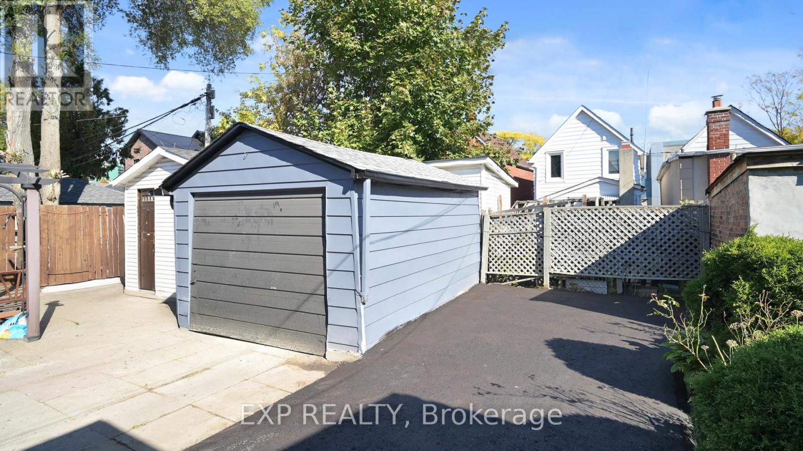 685 Jane Street, Toronto, Ontario  M6N 4A6 - Photo 31 - W12529042