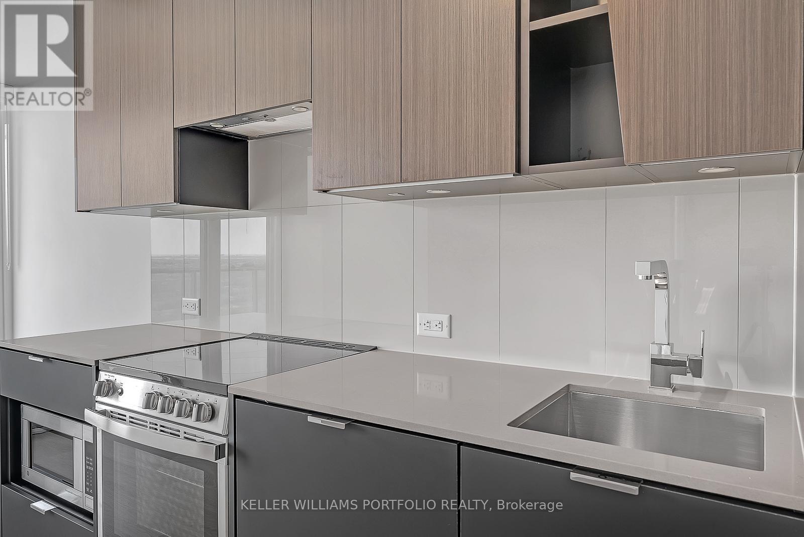 1502 - 3883 Quartz Road, Mississauga, Ontario  L5B 0M4 - Photo 10 - W12529044