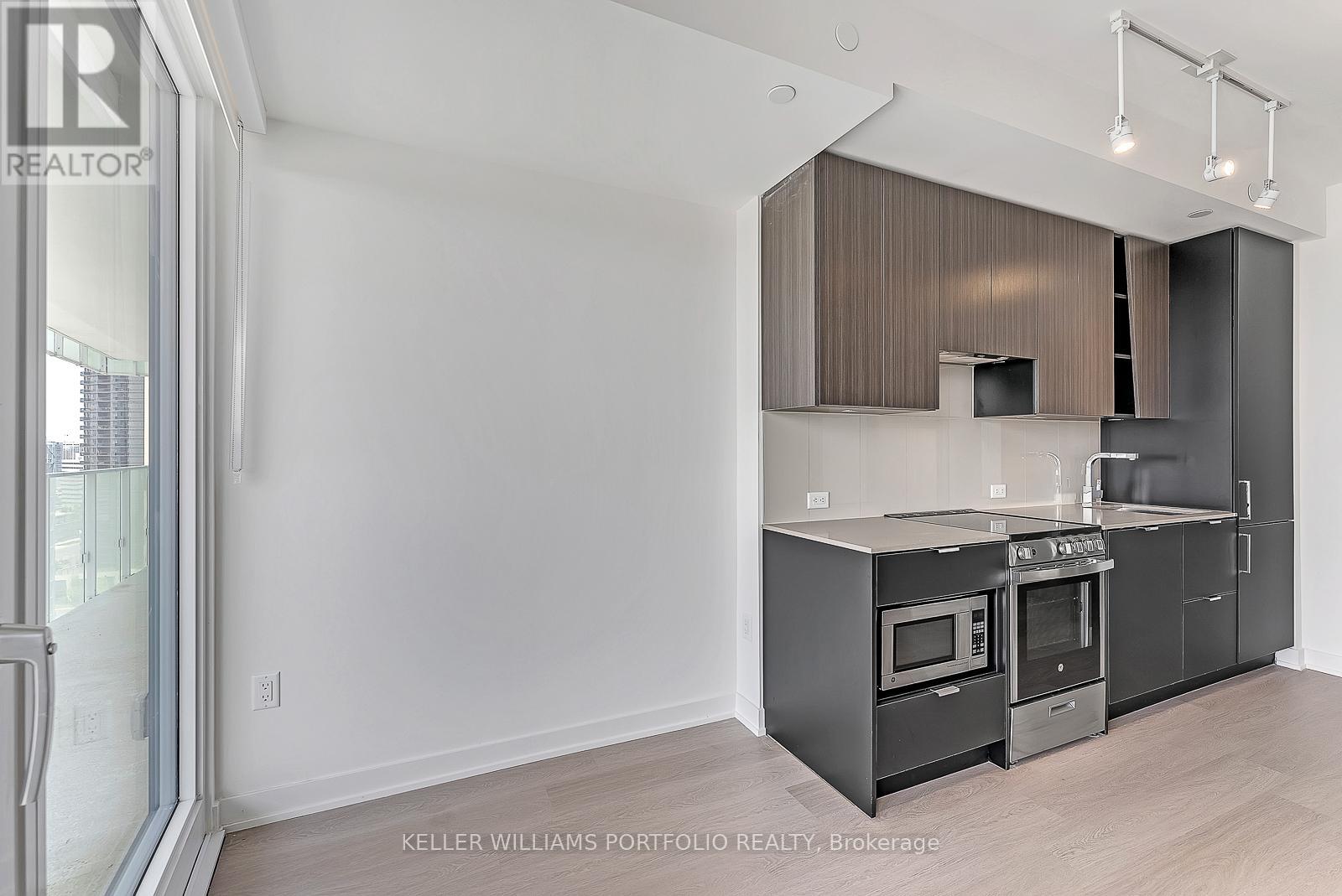 1502 - 3883 Quartz Road, Mississauga, Ontario  L5B 0M4 - Photo 14 - W12529044