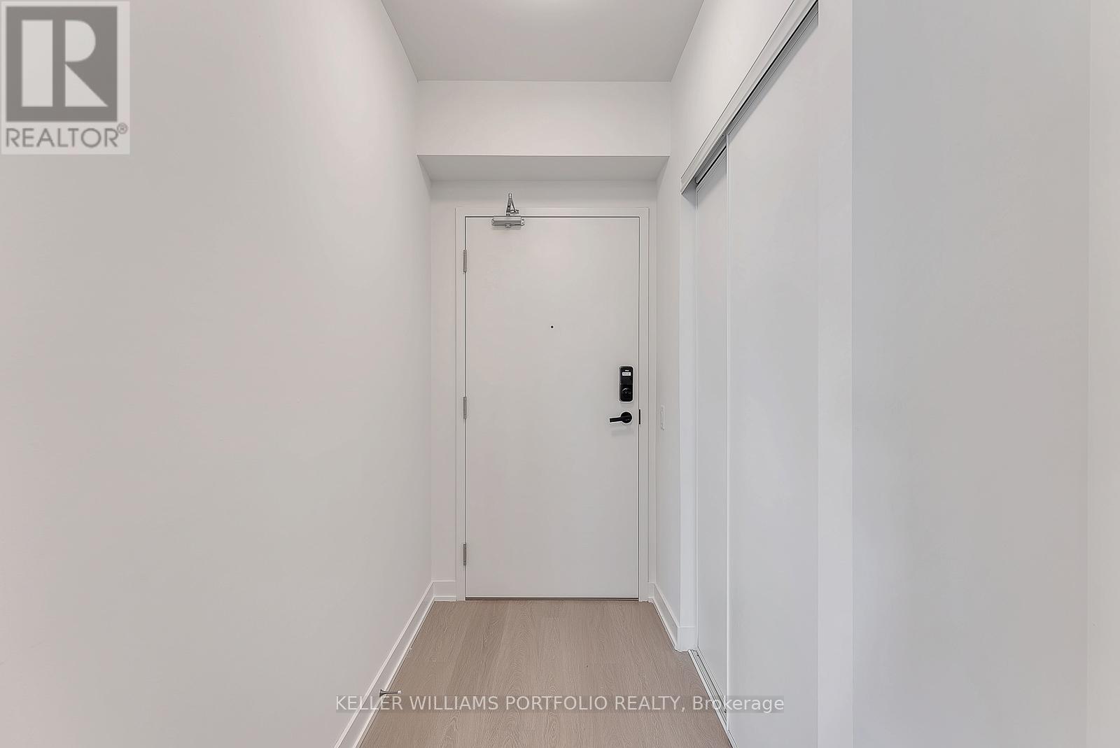 1502 - 3883 Quartz Road, Mississauga, Ontario  L5B 0M4 - Photo 3 - W12529044