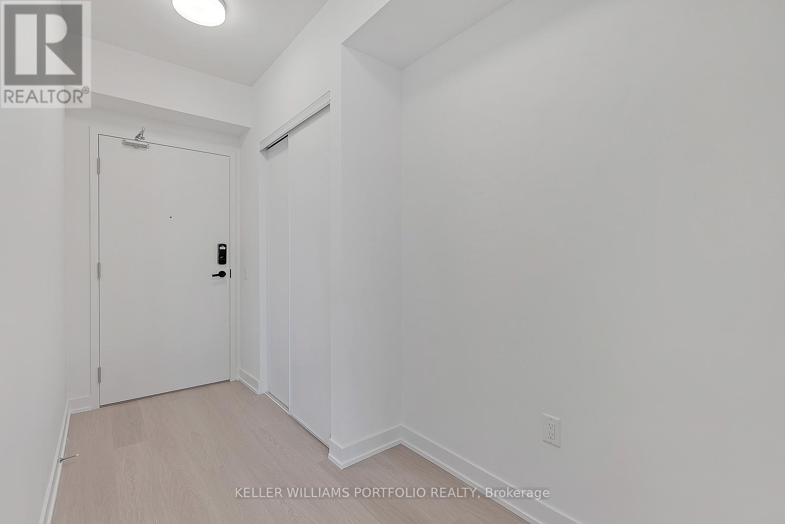 1502 - 3883 Quartz Road, Mississauga, Ontario  L5B 0M4 - Photo 4 - W12529044