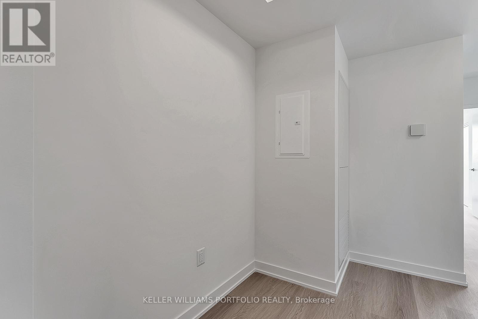 1502 - 3883 Quartz Road, Mississauga, Ontario  L5B 0M4 - Photo 5 - W12529044