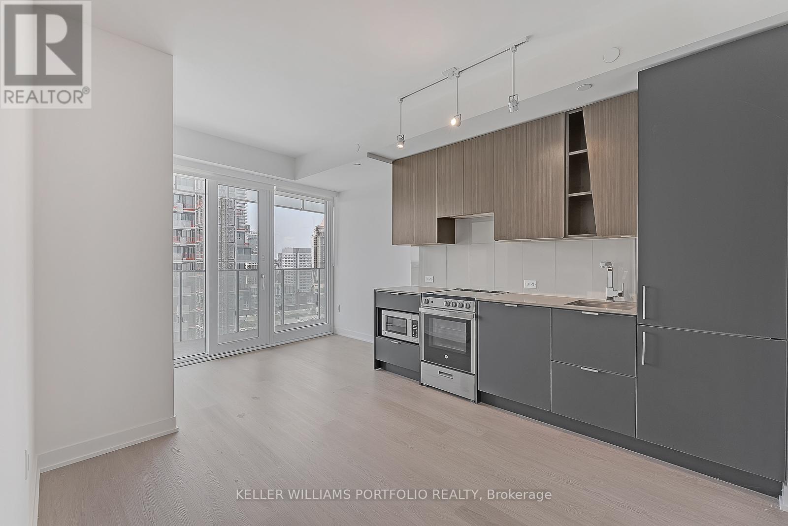 1502 - 3883 Quartz Road, Mississauga, Ontario  L5B 0M4 - Photo 7 - W12529044