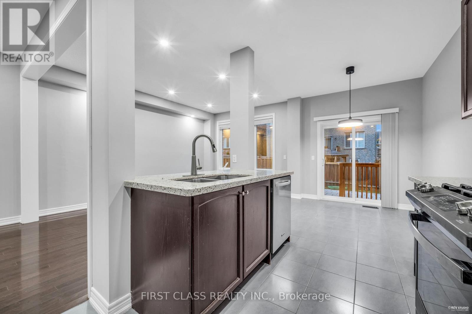 845 Miltonbrook Crescent, Milton, Ontario  L9T 8N2 - Photo 12 - W12529056