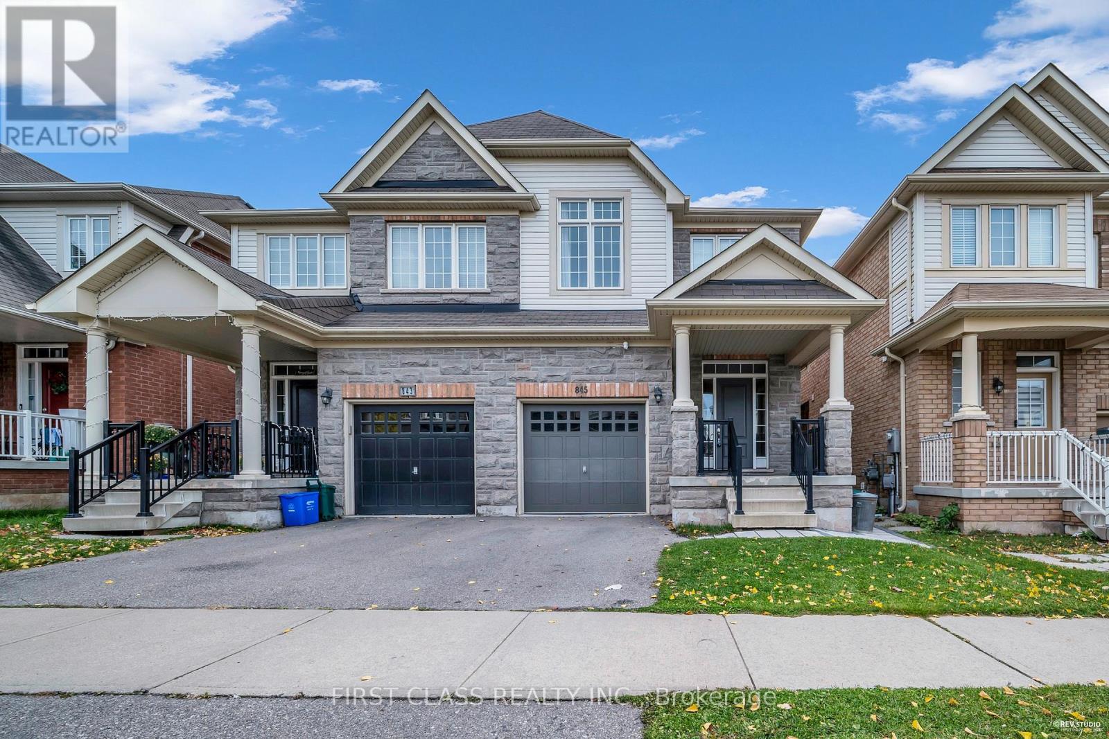 845 Miltonbrook Crescent, Milton, Ontario  L9T 8N2 - Photo 2 - W12529056