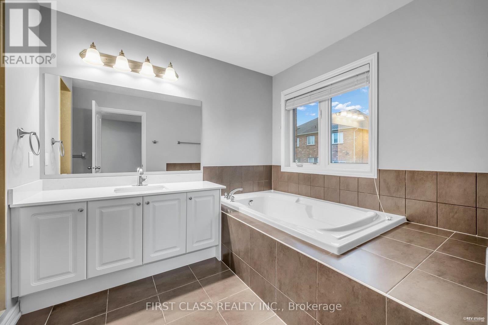 845 Miltonbrook Crescent, Milton, Ontario  L9T 8N2 - Photo 22 - W12529056