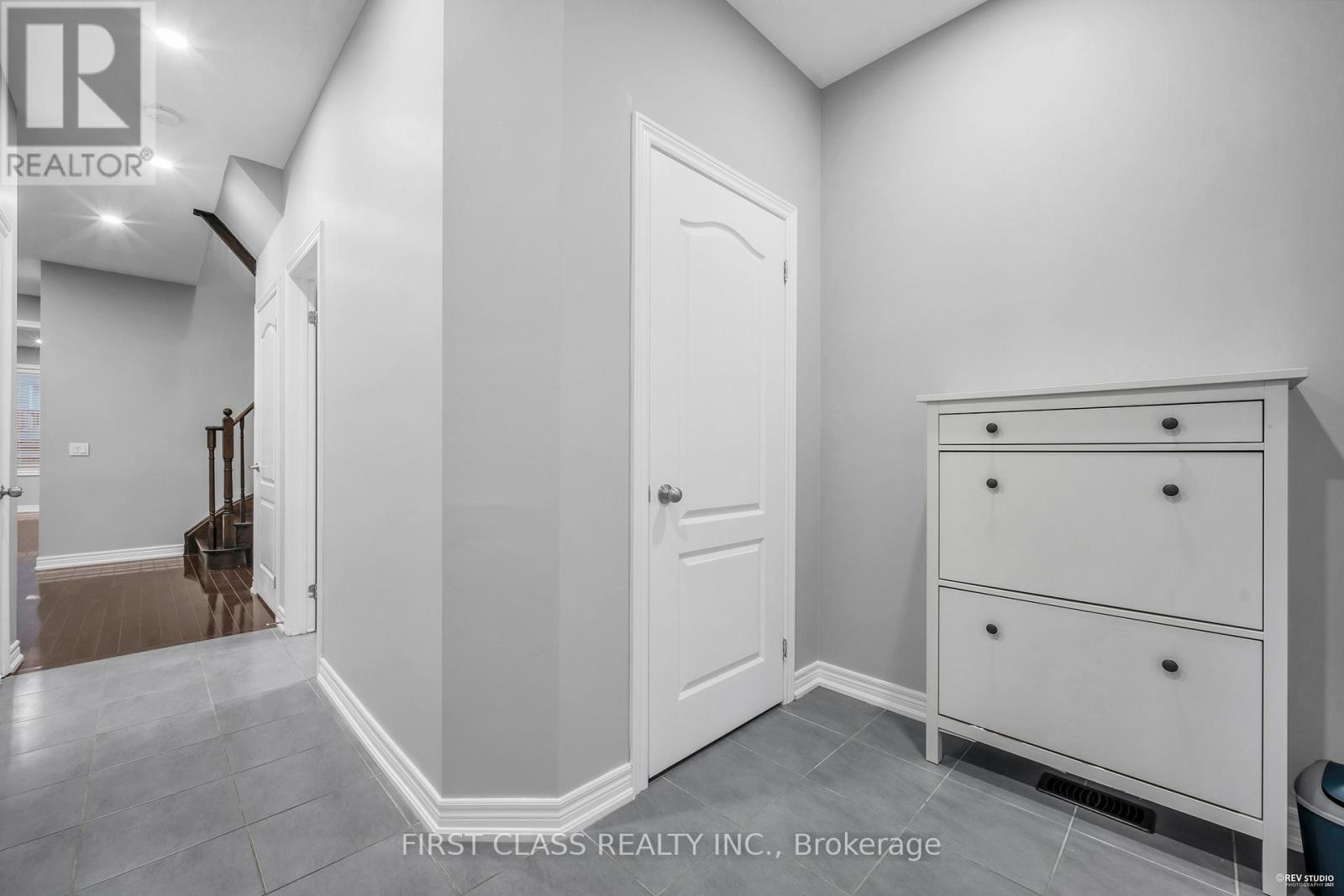 845 Miltonbrook Crescent, Milton, Ontario  L9T 8N2 - Photo 6 - W12529056