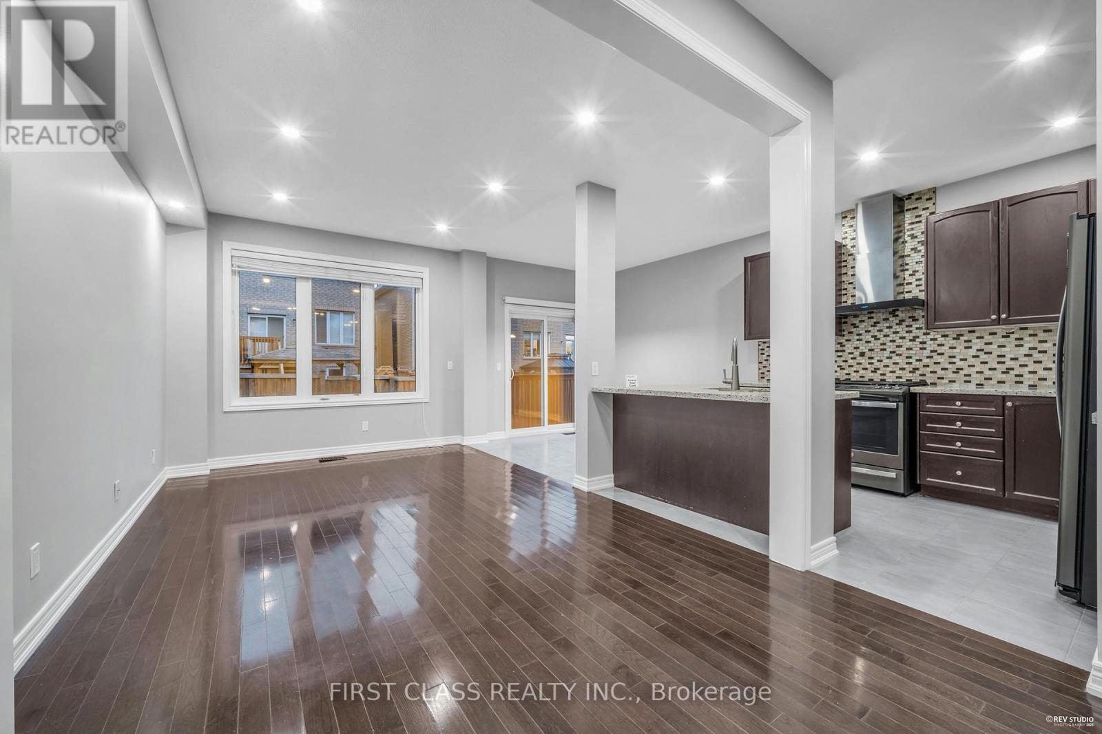 845 Miltonbrook Crescent, Milton, Ontario  L9T 8N2 - Photo 8 - W12529056