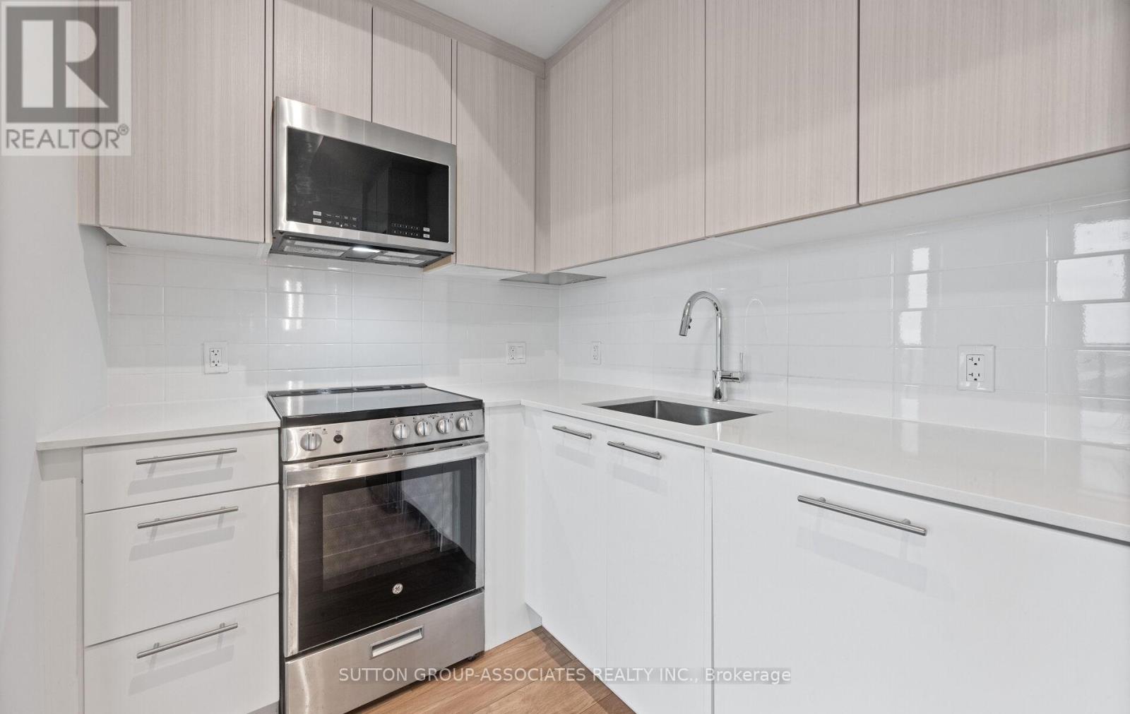 1007 - 215 Veterans Drive, Brampton, Ontario  L7A 0B6 - Photo 14 - W12529060