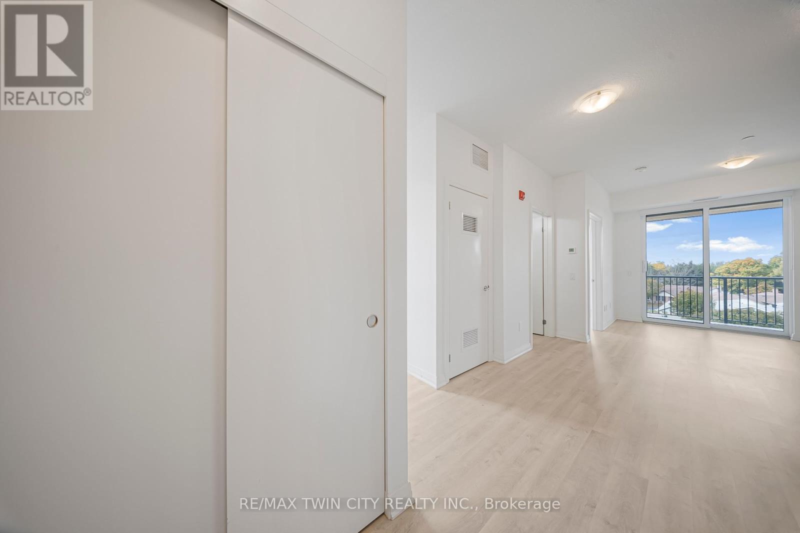 404 - 101 Golden Eagle Road, Waterloo, Ontario  N2V 1C3 - Photo 12 - X12529028