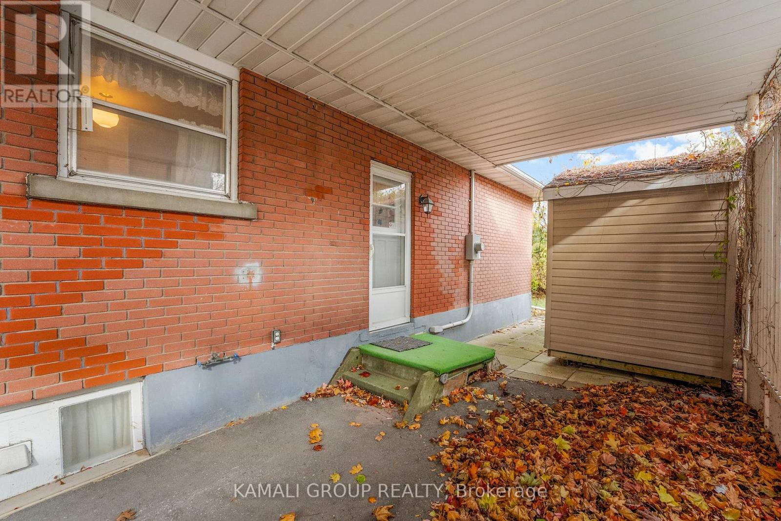 683 Courtenay Avenue, Ottawa, Ontario  K2A 3B8 - Photo 23 - X12529096